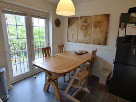 3 bedroom Town house to let in Plant Close, Dawley Bank, Telford, TF4