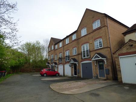 3 bedroom Town house to let in Plant Close, Dawley Bank, Telford, TF4