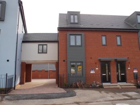 4 bedroom Town house to let in Birchfield Way, Lawley, Telford, TF3