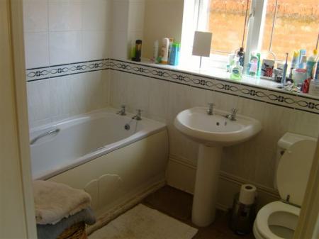 1 bedroom Flat to let in Brandon Avenue, Telford, TF5