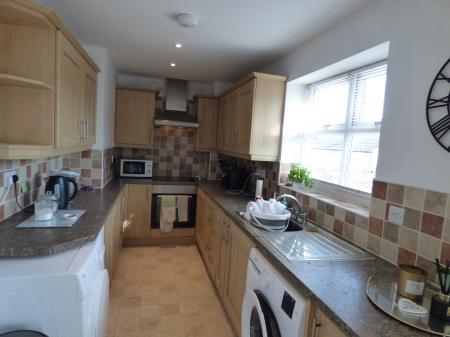 2 bedroom Flat to let in Balmoral Court, Captain Webb Drive, Dawley, TF4