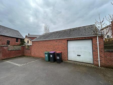 3 bedroom Town house to let in Pepper Mill, Lawley, Telford, TF4