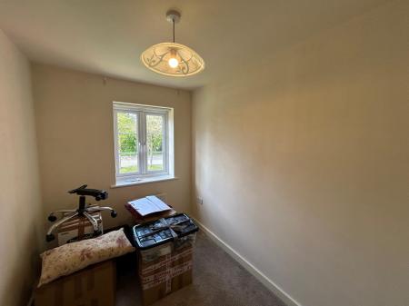 3 bedroom Terraced House to let in Park Lane, Woodside, Telford, TF7