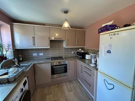 3 bedroom Terraced House to let in Park Lane, Woodside, Telford, TF7