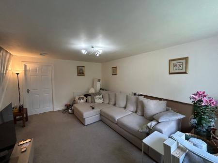 3 bedroom Terraced House to let in Park Lane, Woodside, Telford, TF7