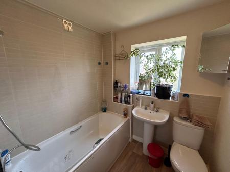 3 bedroom Terraced House to let in Park Lane, Woodside, Telford, TF7