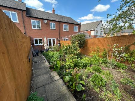 3 bedroom Terraced House to let in Park Lane, Woodside, Telford, TF7
