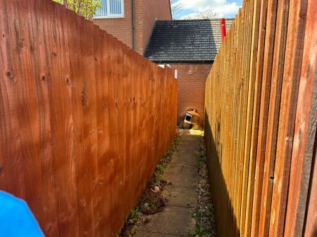 3 bedroom Terraced House to let in Park Lane, Woodside, Telford, TF7