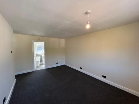 4 bedroom Semi-detached house to let in Leonard Street, Oakengates, TF2