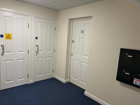 2 bedroom Flat to let in Parkside Crescent, Ketley, TF1