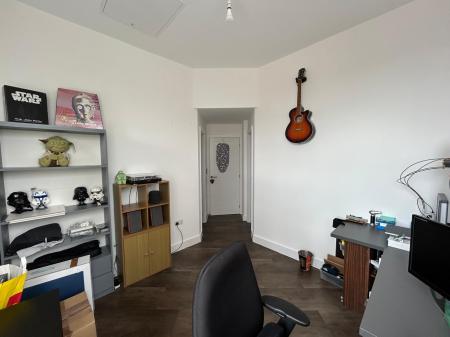 4 bedroom Town house to let in York Road, Priorslee, Telford, TF2