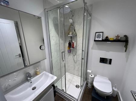 4 bedroom Town house to let in York Road, Priorslee, Telford, TF2