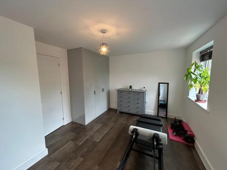 4 bedroom Town house to let in York Road, Priorslee, Telford, TF2