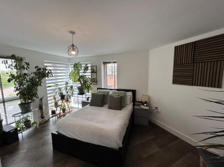 4 bedroom Town house to let in York Road, Priorslee, Telford, TF2