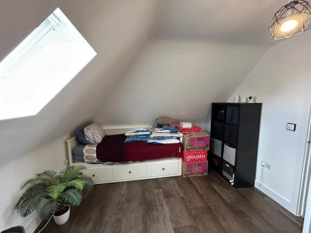 4 bedroom Town house to let in York Road, Priorslee, Telford, TF2