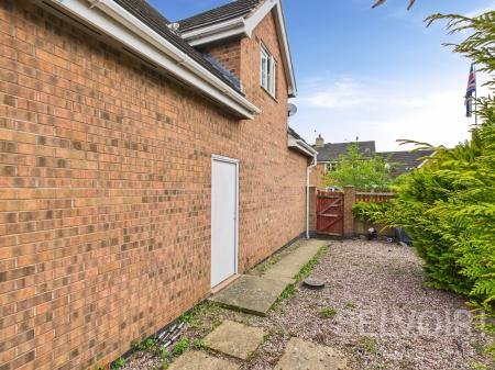 1 bedroom Coach House for sale in Tweedale Wharf, Madeley, TF7