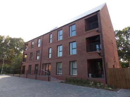 2 bedroom Flat to let in Ketley Park Road, Ketley, TF1