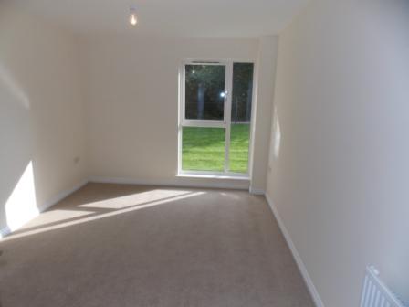 2 bedroom Flat to let in Ketley Park Road, Ketley, TF1