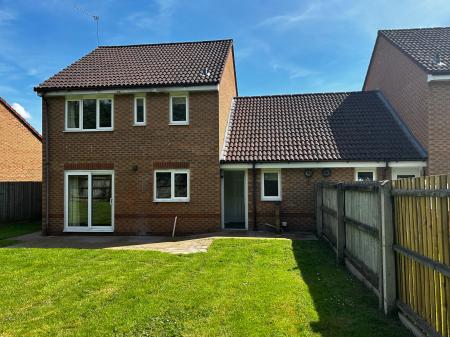 3 bedroom Detached house to let in Frome Way, Donnington, Telford, TF2