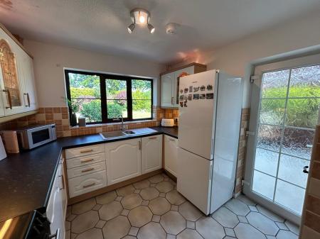 3 bedroom Detached house to let in Aspen Way, Shawbirch, Telford, TF5