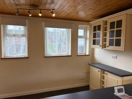 2 bedroom Terraced House to let in Heath Road, Wellington, TF1