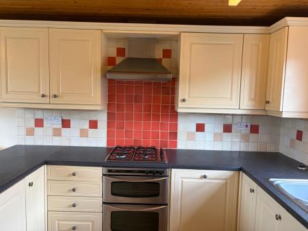 2 bedroom Terraced House to let in Heath Road, Wellington, TF1
