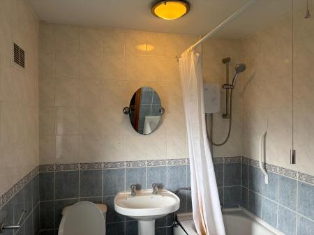 2 bedroom Terraced House to let in Heath Road, Wellington, TF1
