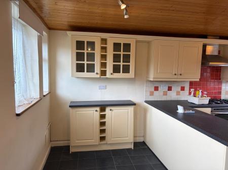 2 bedroom Terraced House to let in Heath Road, Wellington, TF1