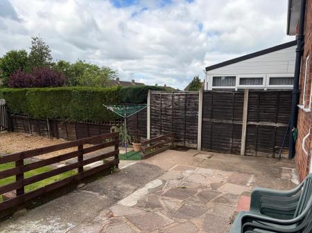 2 bedroom Terraced House to let in Heath Road, Wellington, TF1