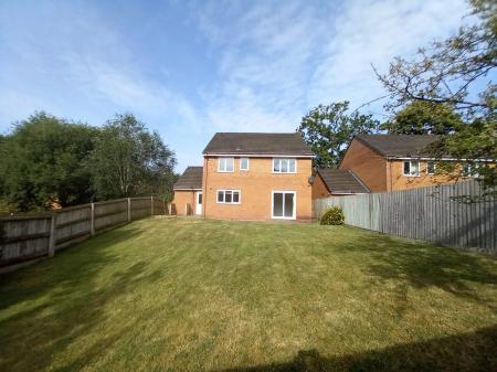 4 bedroom Detached house to let in Coleridge Close, Market Drayton, TF9