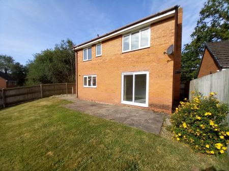 4 bedroom Detached house to let in Coleridge Close, Market Drayton, TF9