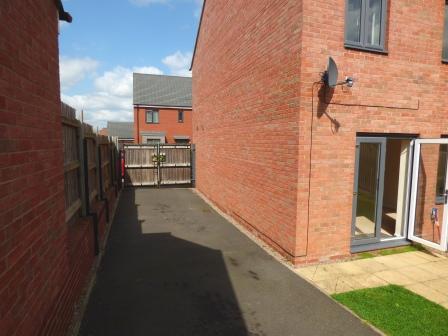 3 bedroom Semi-detached house to let in Symon Fold, Lawley, Telford, TF3