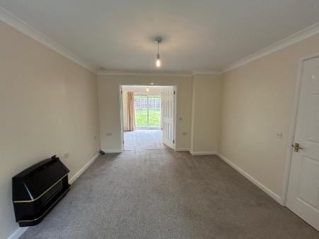 3 bedroom Detached house to let in Kenwray Drive, Donnington, Telford, TF2