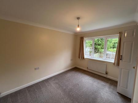 3 bedroom Detached house to let in Kenwray Drive, Donnington, Telford, TF2