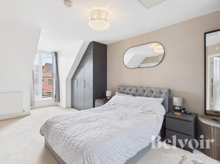 4 bedroom Semi-detached house for sale in Birchfield Way, Telford, TF3