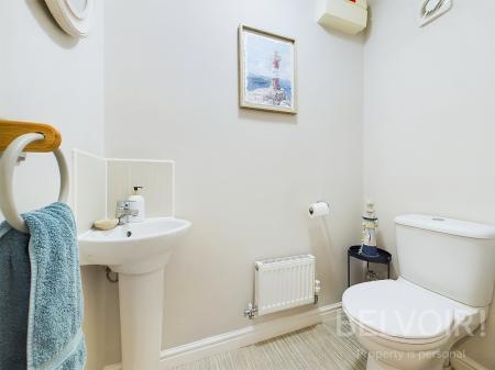 4 bedroom Semi-detached house for sale in Birchfield Way, Telford, TF3
