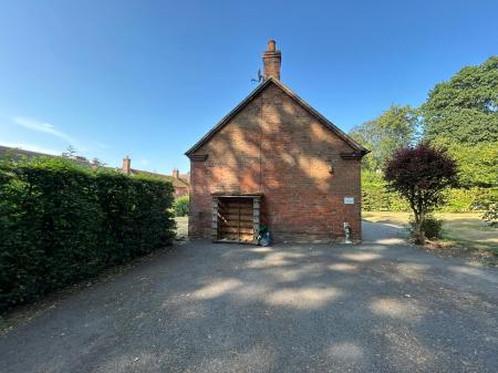 2 bedroom Cottage to let in Coach House Cottage, Wellington, TF6