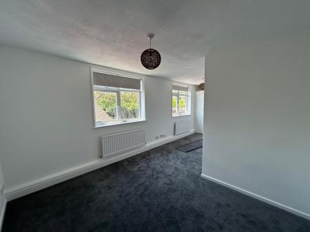 1 bedroom Flat to let in Pool View, Telford, TF4