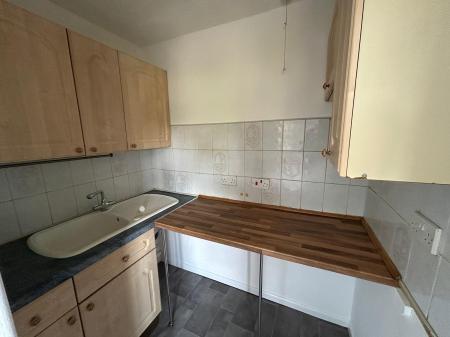 1 bedroom Flat to let in Pool View, Telford, TF4