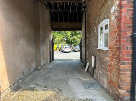 1 bedroom Flat to let in Pool View, Telford, TF4