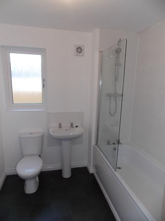 2 bedroom Flat to let in Ketley Park Road, Ketley, TF1