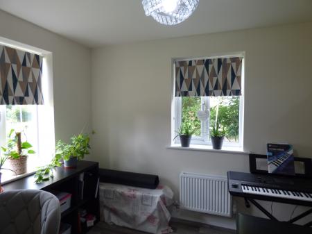 4 bedroom Detached house to let in Maxfield Crescent, Lawley Village, Telford, TF3