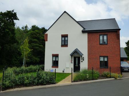 4 bedroom Detached house to let in Maxfield Crescent, Lawley Village, Telford, TF3