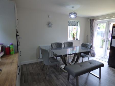 4 bedroom Detached house to let in Maxfield Crescent, Lawley Village, Telford, TF3