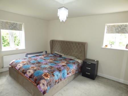 4 bedroom Detached house to let in Maxfield Crescent, Lawley Village, Telford, TF3