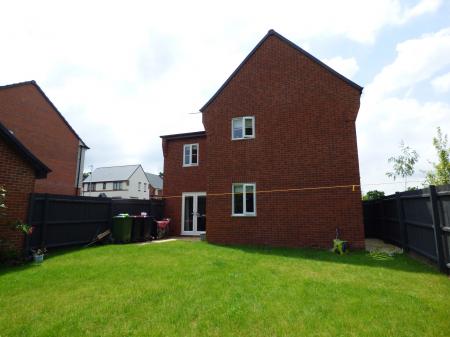 4 bedroom Detached house to let in Maxfield Crescent, Lawley Village, Telford, TF3