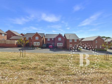 4 bedroom Detached house for sale in Haunch Lee, Redhill, Telford, TF2