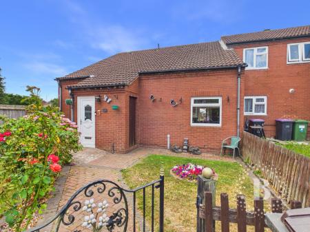 Hollybirch Grove, St. Georges, Telford, TF2