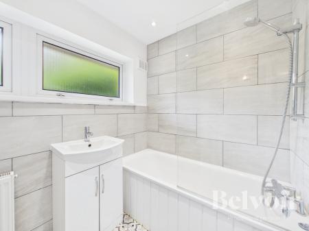 3 bedroom Flat to let in Hill Road, Overdale, Telford, TF3