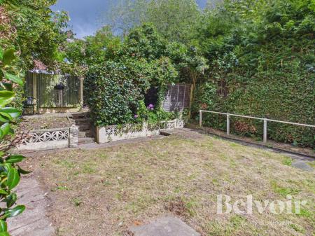 3 bedroom Flat to let in Hill Road, Overdale, Telford, TF3